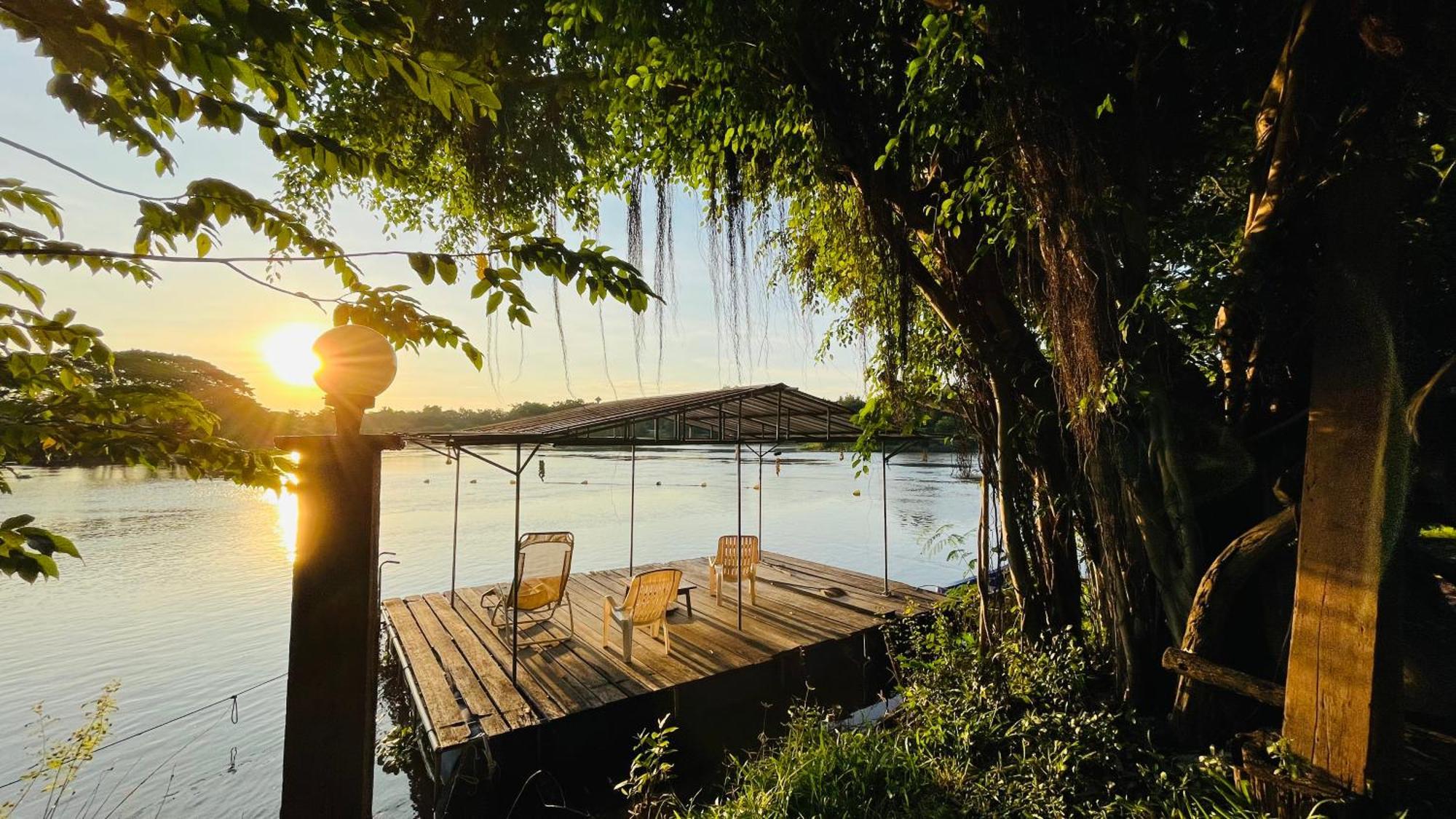 Moon River Resort Phimai 外观 照片