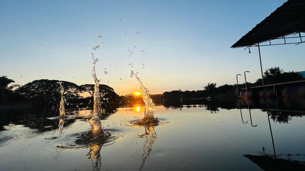 Moon River Resort Phimai 外观 照片