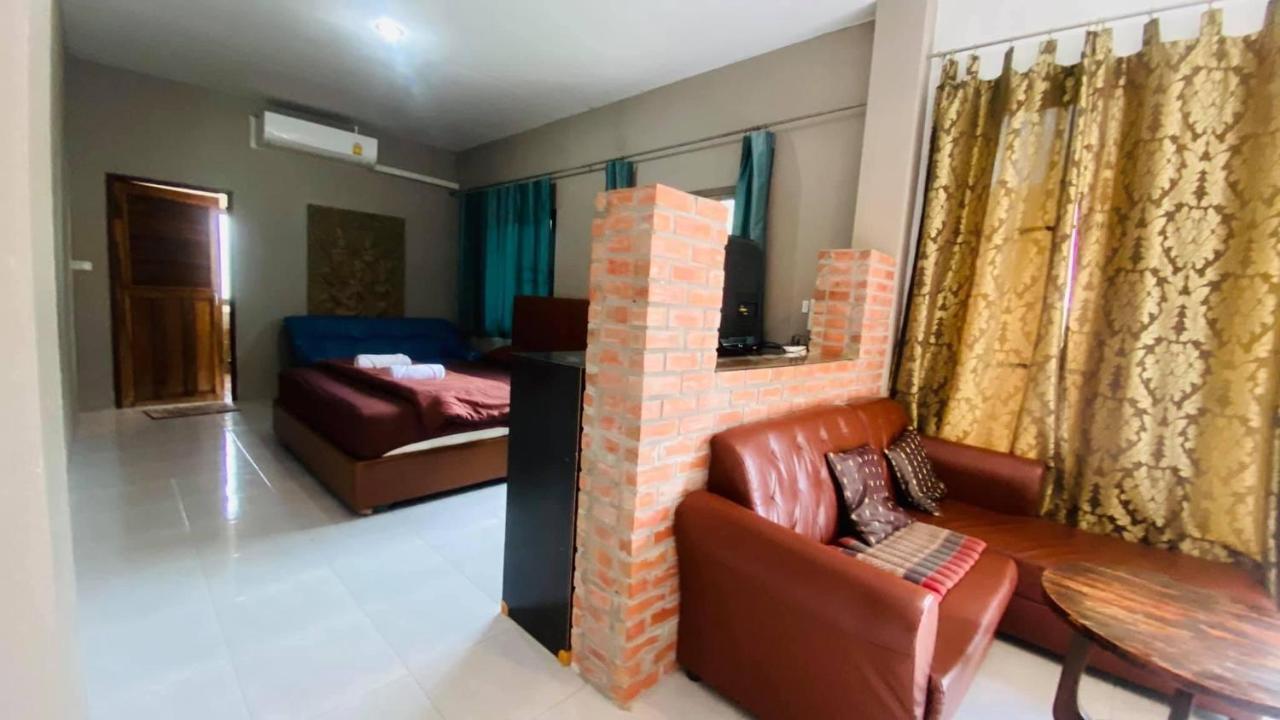 Moon River Resort Phimai 外观 照片