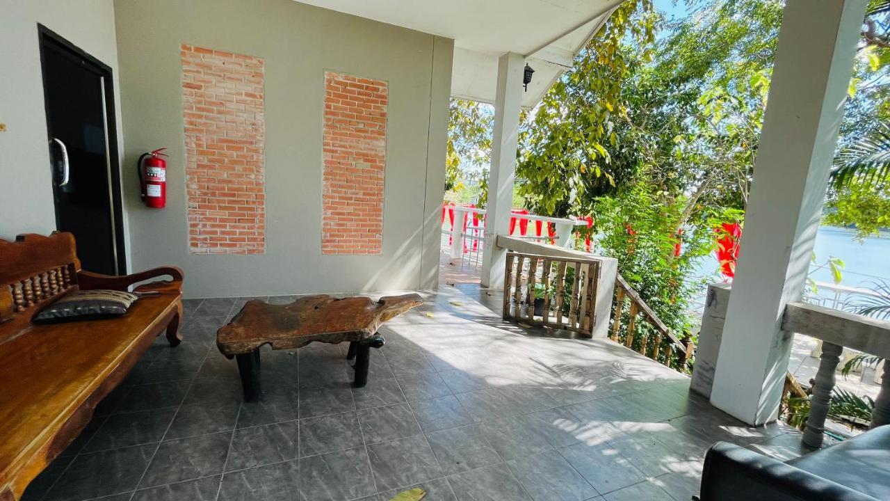 Moon River Resort Phimai 外观 照片