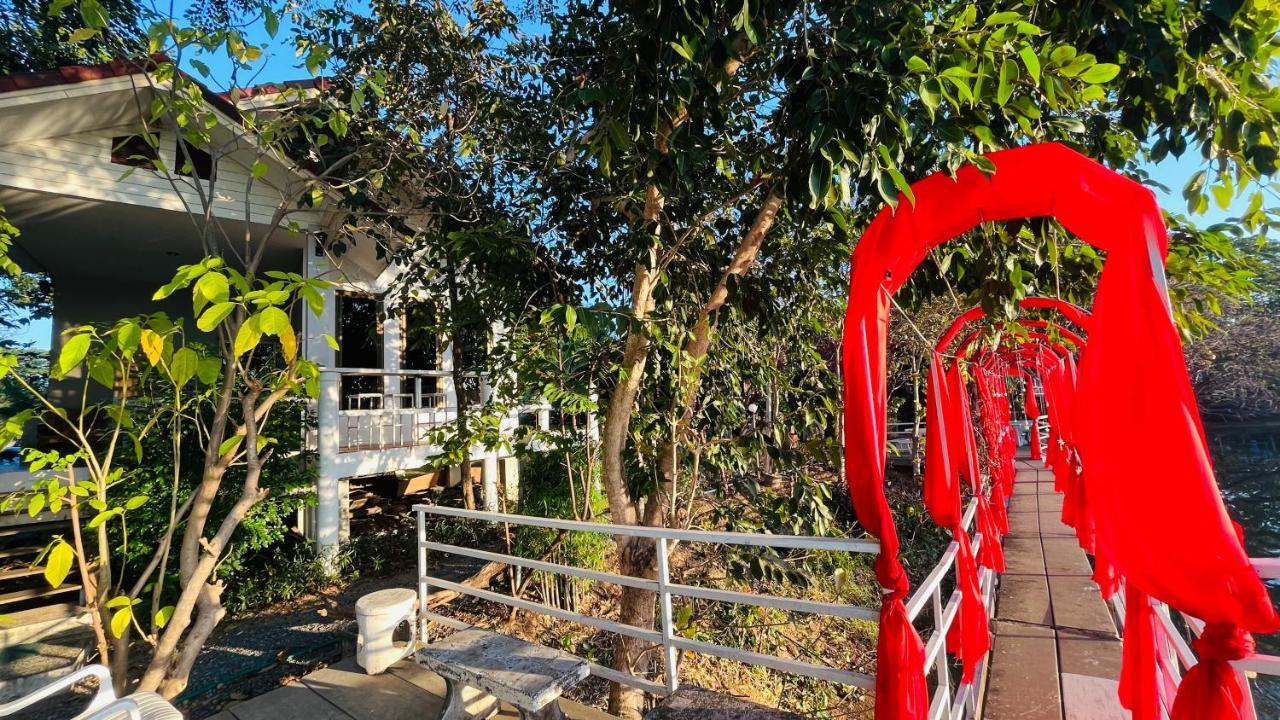 Moon River Resort Phimai 外观 照片