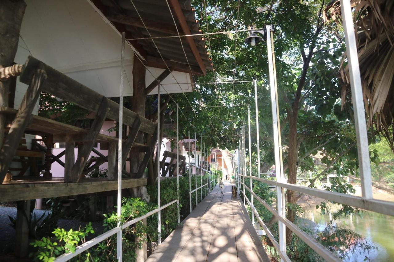 Moon River Resort Phimai 外观 照片